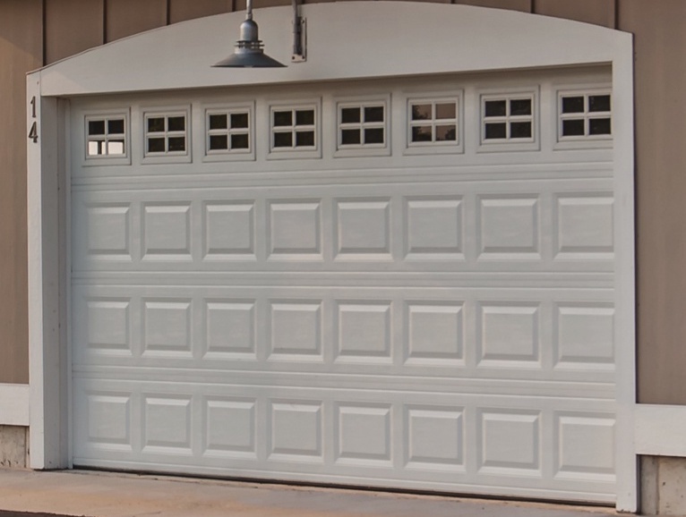 garage door with windows